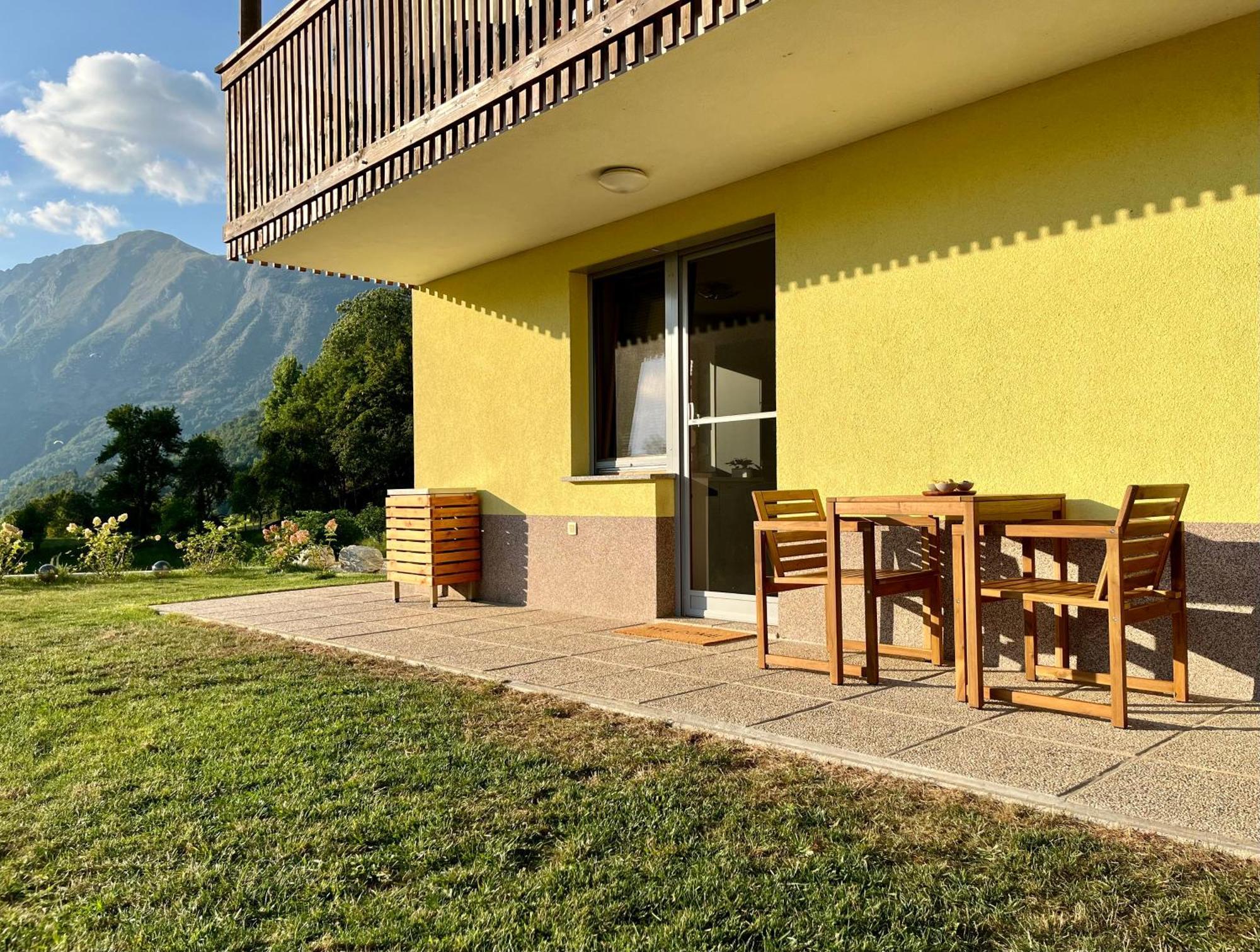 Cozy & Chic - Apartment With A Private Patio Kobarid Exterior foto